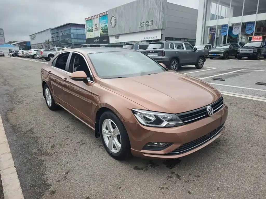 Lamando 230 TSI DSG Style