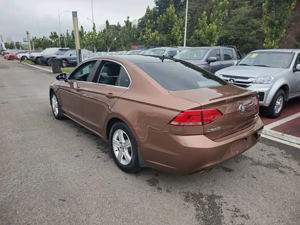 Lamando 230 TSI DSG Style