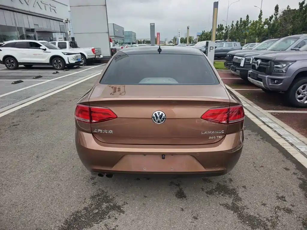 Lamando 230 TSI DSG Style