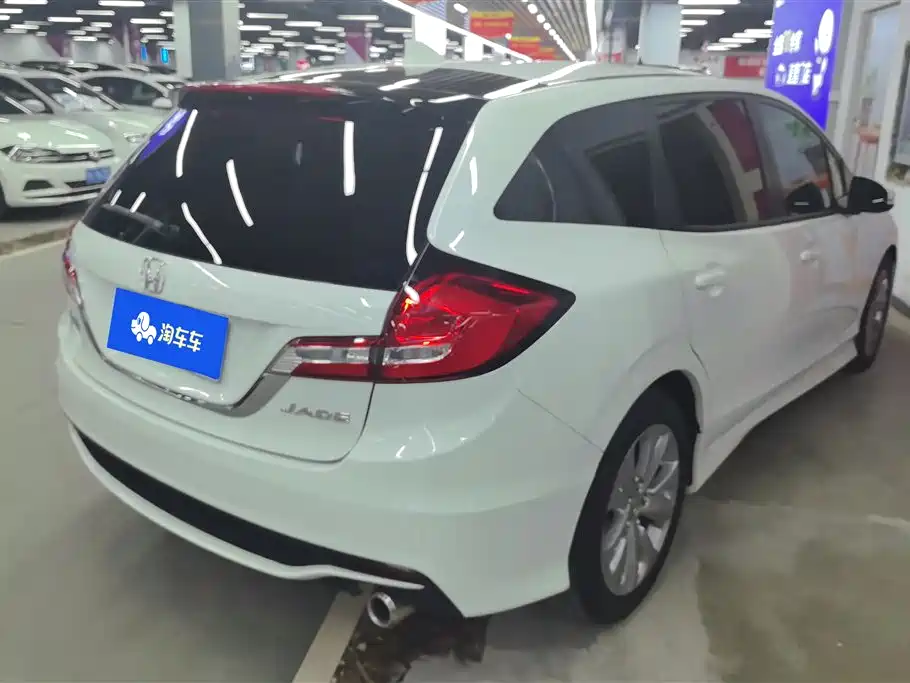 Jade 1.8 L Auto Comfort 5-seat