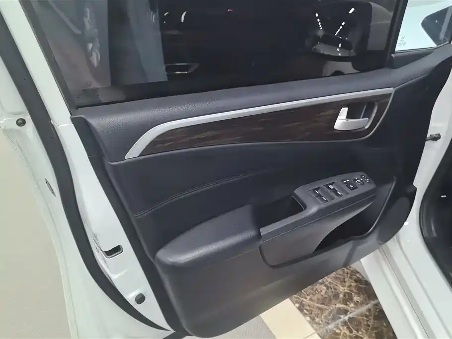 Jade 1.8 L Auto Comfort 5-seat