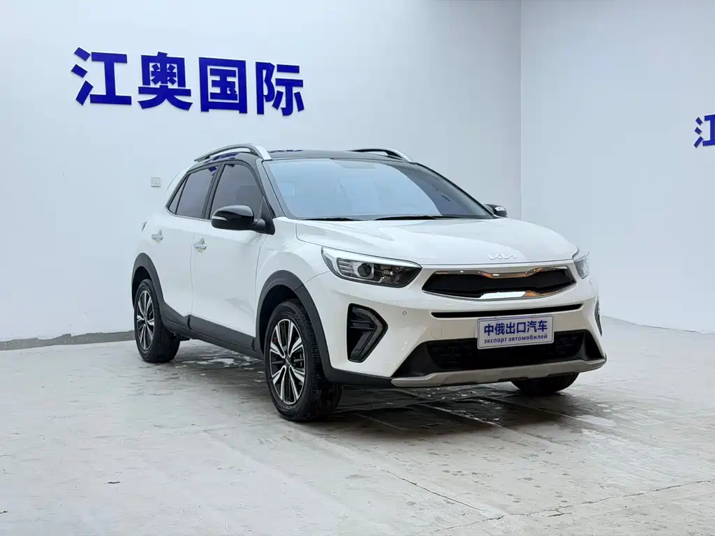 Stonic 1.4 L CVT Fun Enjoyment Sunroof