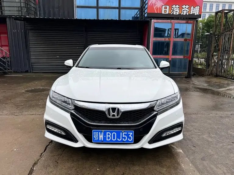 Honda Spirior 2.4 L Luxury