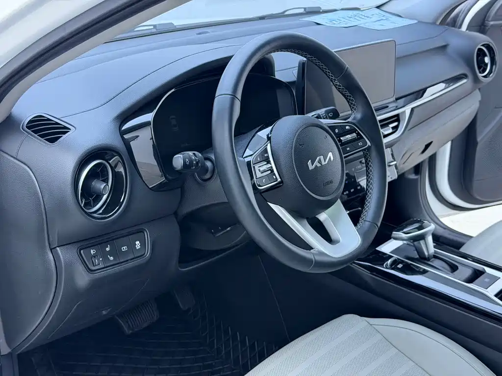 Kia K3 1.5 L CVT Luxury