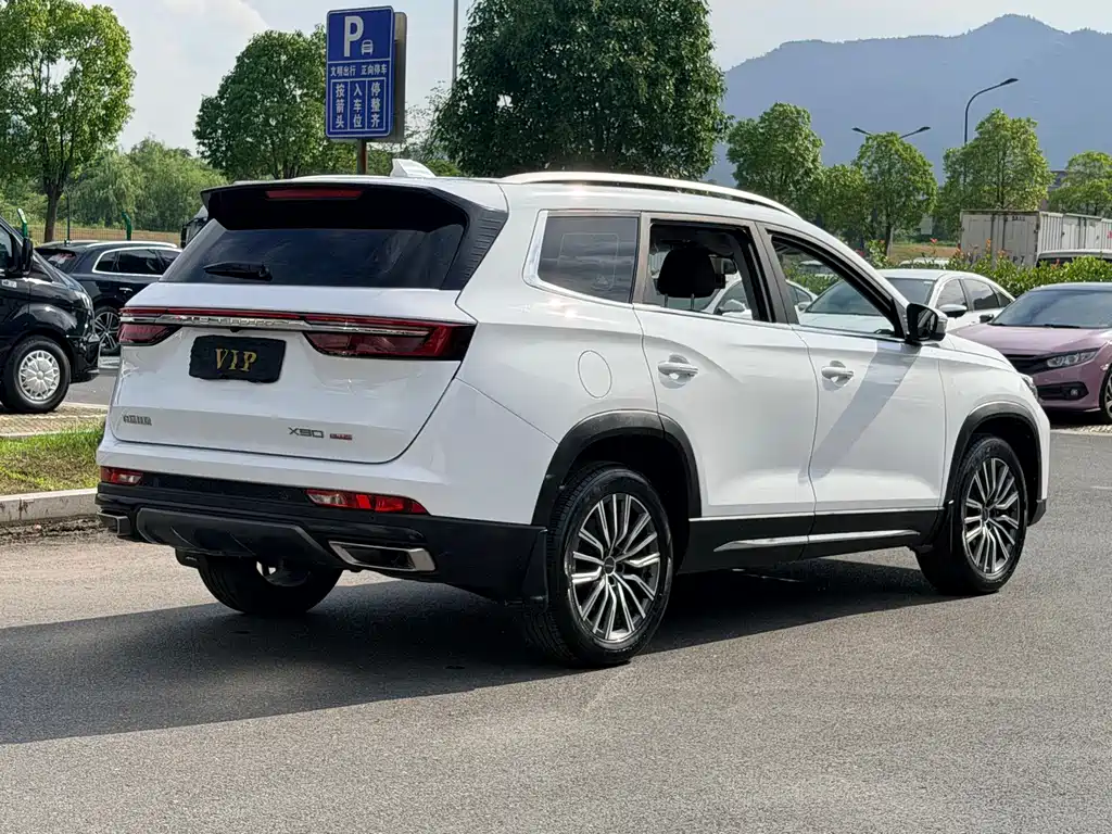 Jetour X90 PLUS Facelift 1.6 TD DCT Villa 5-seat