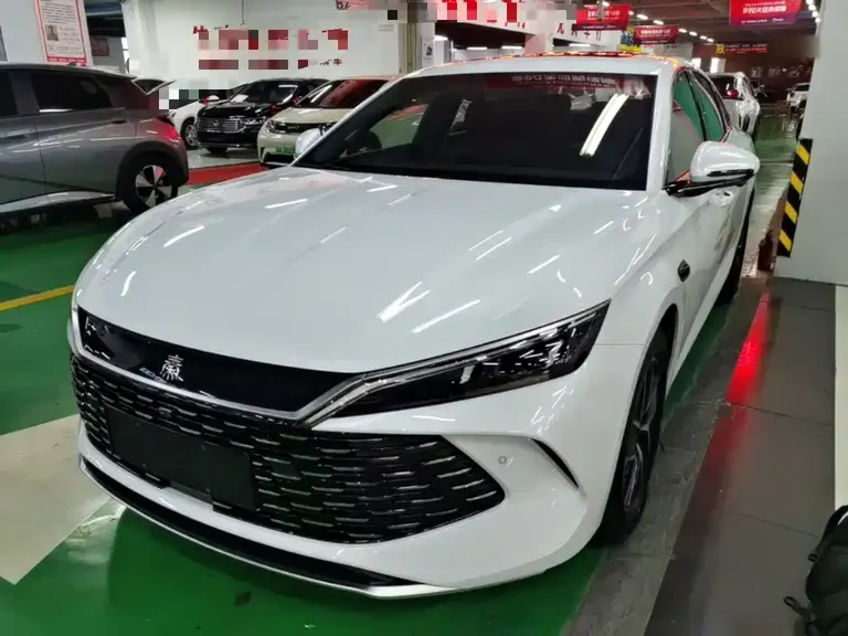 BYD Qin L DM-i Smart Drive 120 KM Transcend