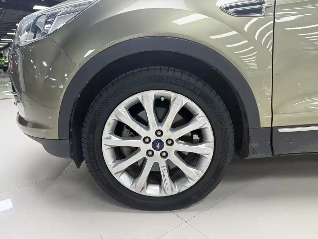 Kuga 2.0 L GTDi 4 WD Elite