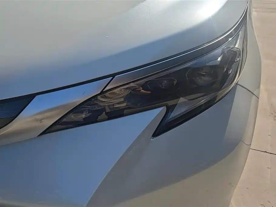 Sienna 2.5 L Hybrid Distinguished