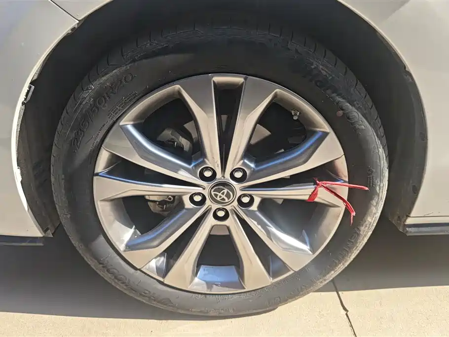 Sienna 2.5 L Hybrid Distinguished
