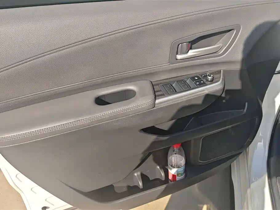 Sienna 2.5 L Hybrid Distinguished
