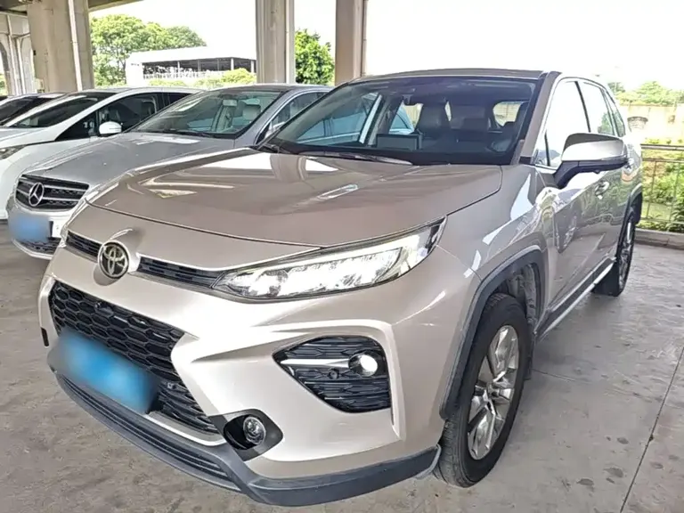 Toyota Wildlander 2.0 L CVT 4 WD Luxury