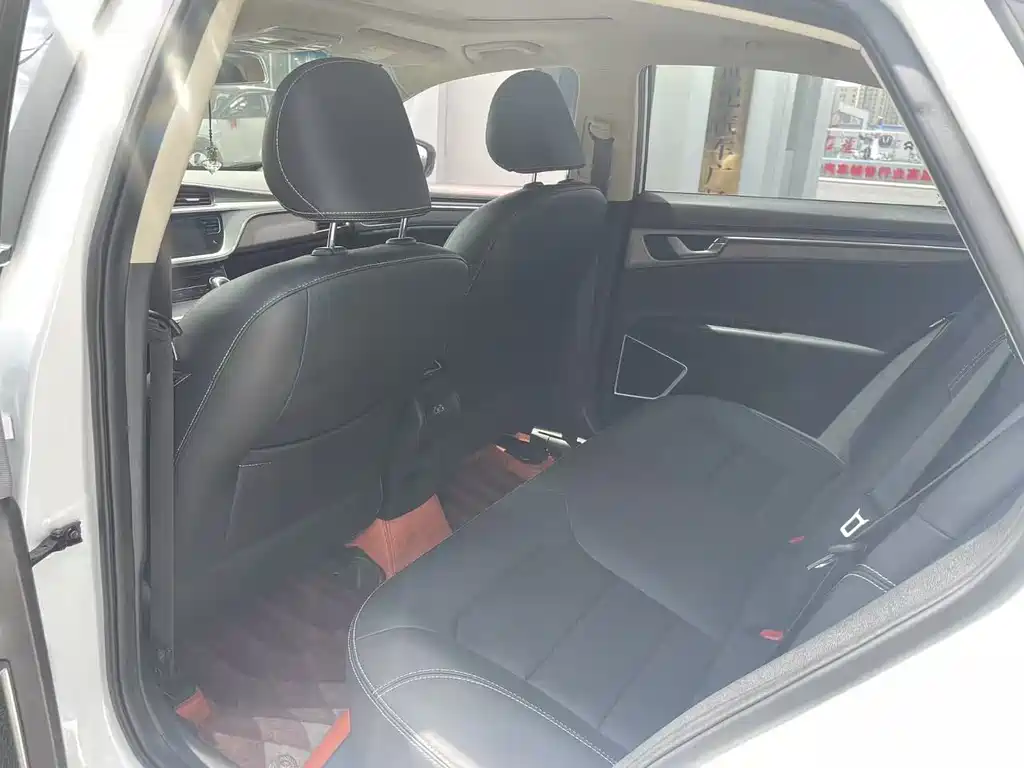 Emgrand GL 1.8 L DCT Elite Connected