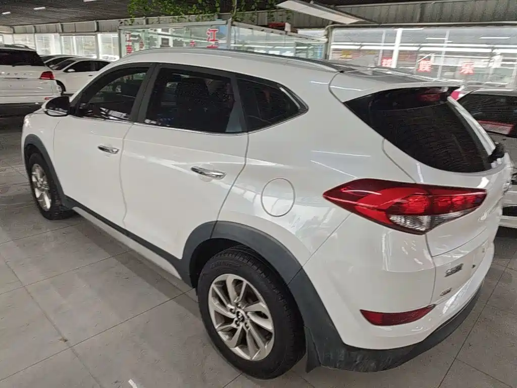 Tucson 2.0 L Auto 2 WD Intelligent