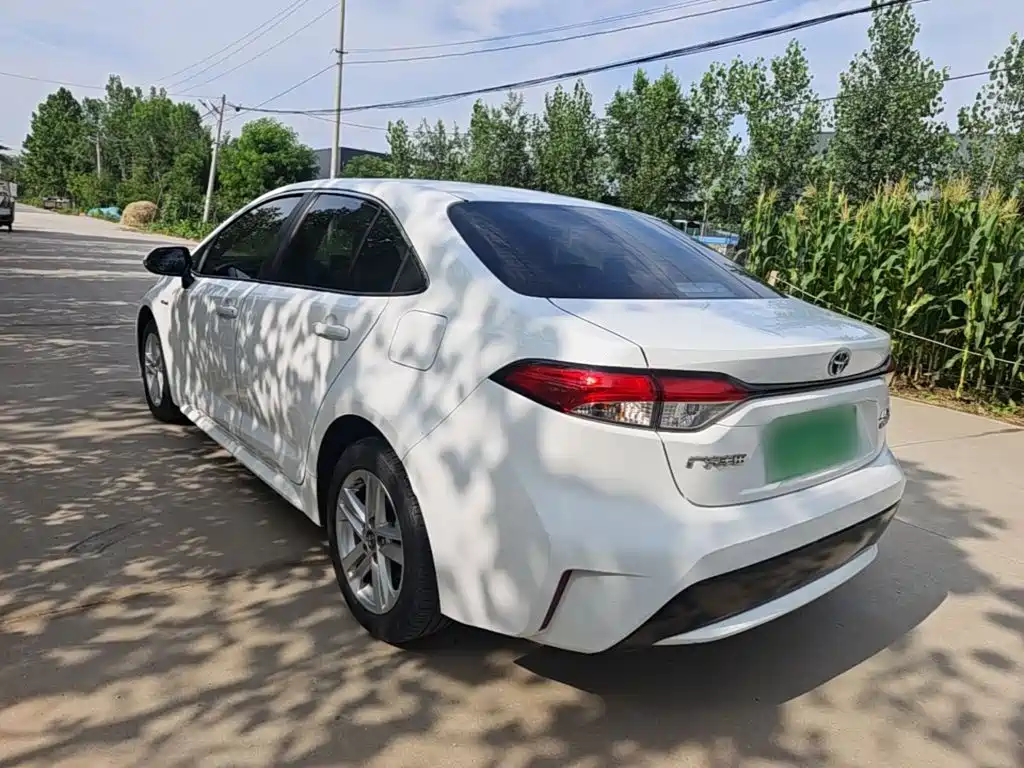 Levin Dual Engine 1.8 H E-CVT Luxury