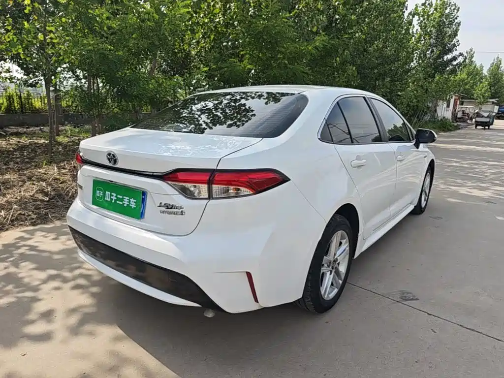 Levin Dual Engine 1.8 H E-CVT Luxury