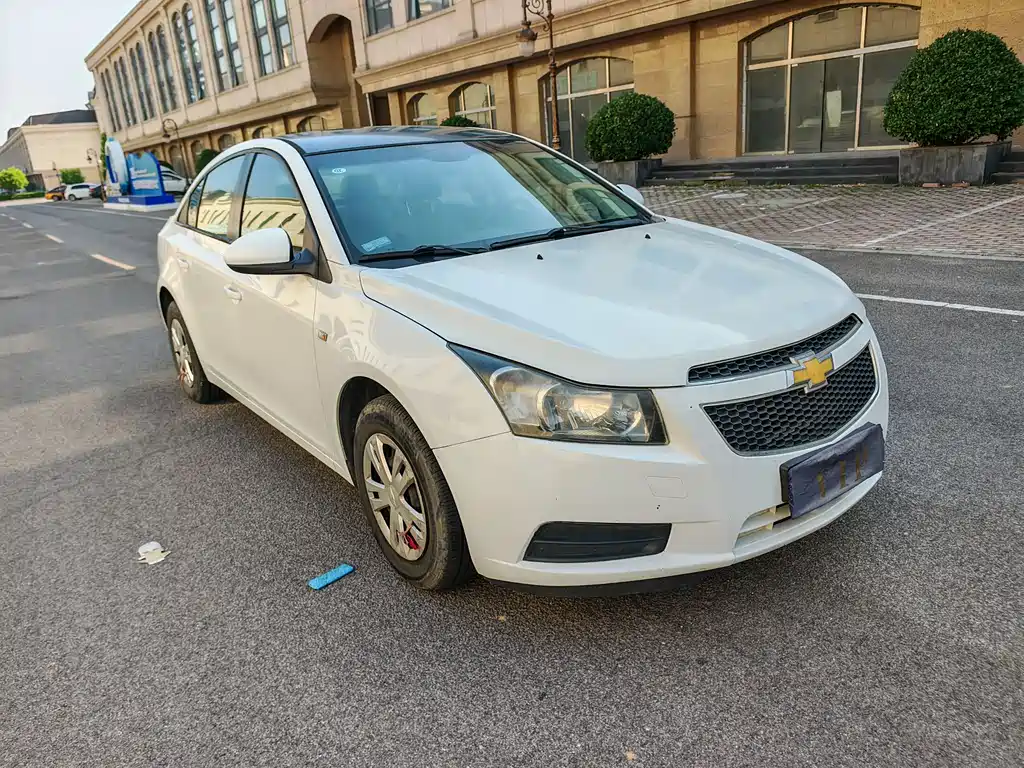 Cruze 1.6 L SL MT