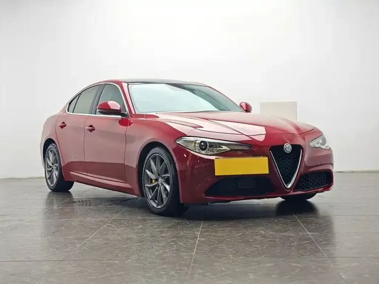 Alfa Romeo Giulia 2.0 T 280 HP Luxury