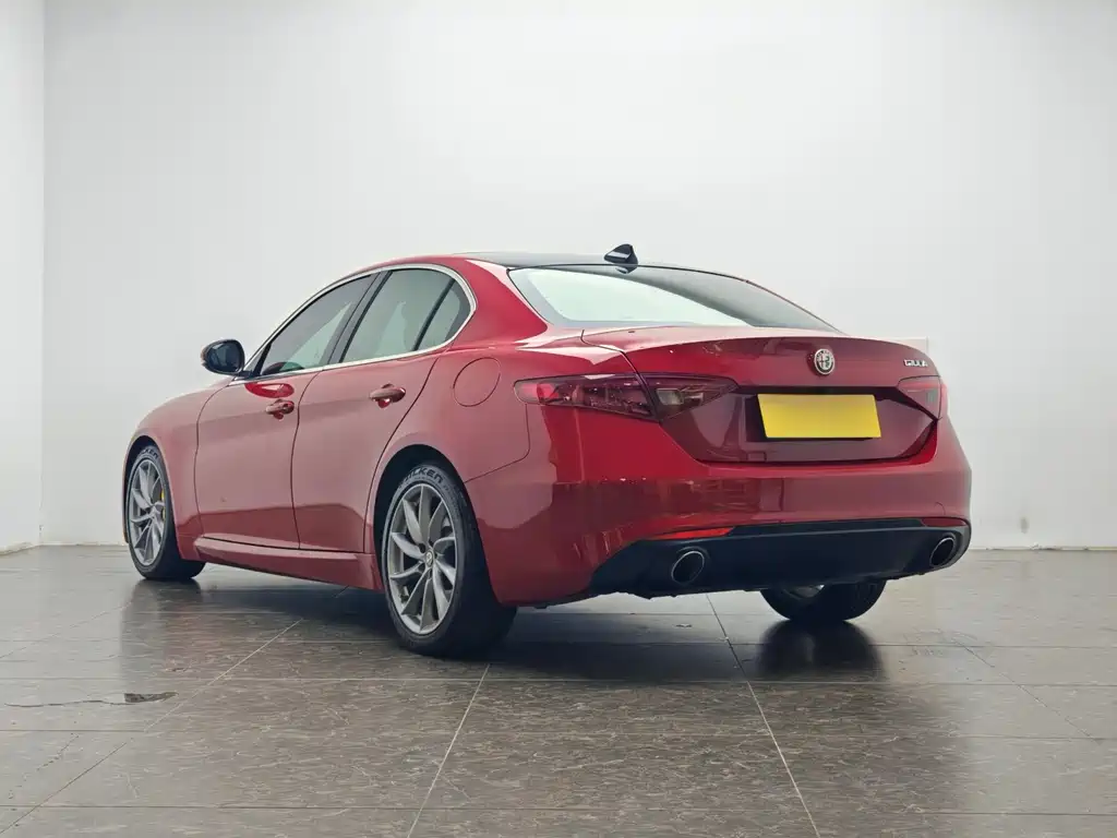 Giulia 2.0 T 280 HP Luxury