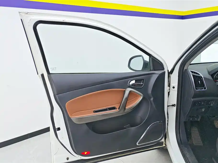 Haima S5 海马S5 2015款 1.5 T CVT豪华型运动版