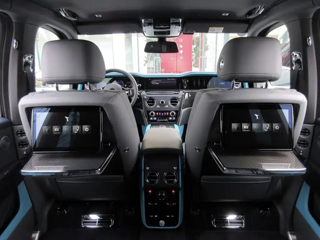 Cullinan Black Badge