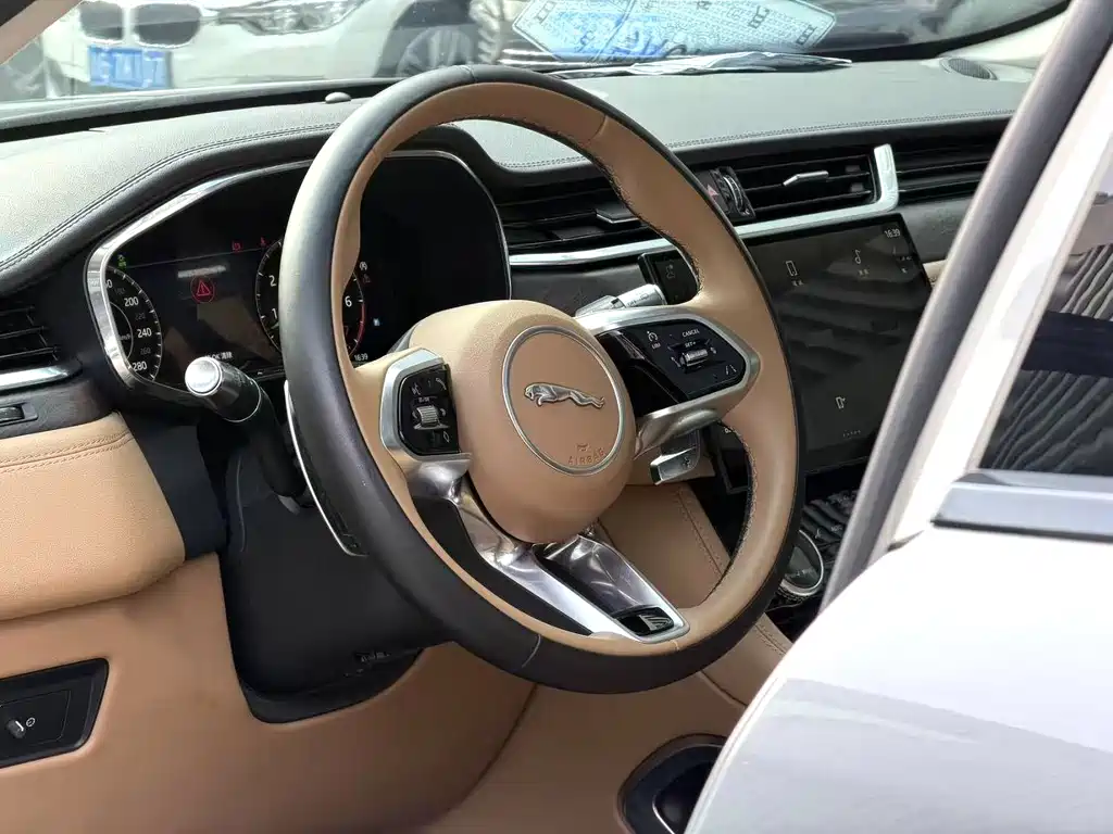 Jaguar F-PACE P250 HSE
