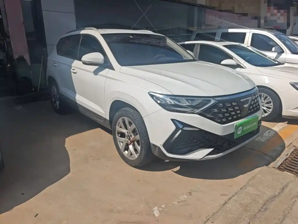 Jetta VS5 280 TSI Auto Progressive