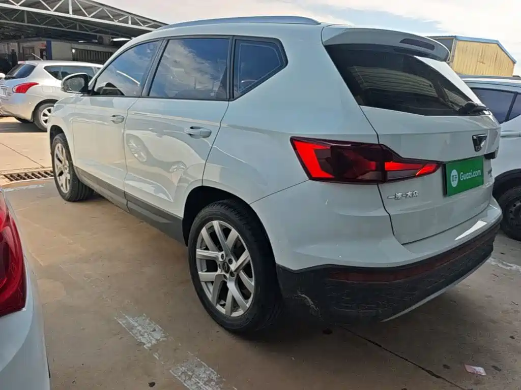 Jetta VS5 280 TSI Auto Progressive