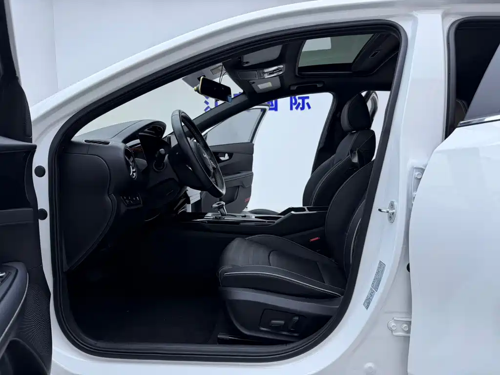 Kia K3 1.5 L CVT Luxury