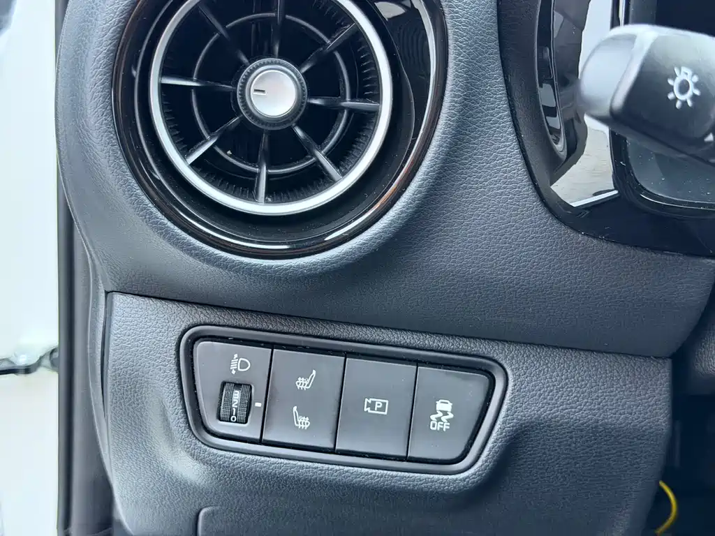 Kia K3 1.5 L CVT Luxury