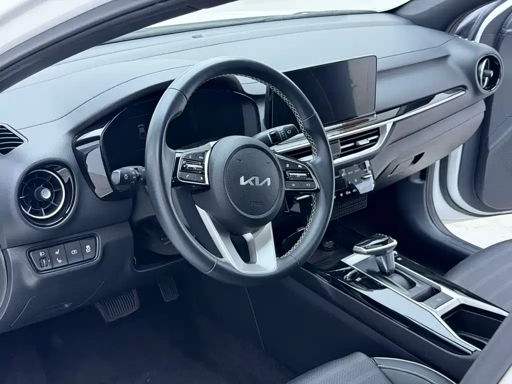 Kia K3 1.5 L CVT Luxury