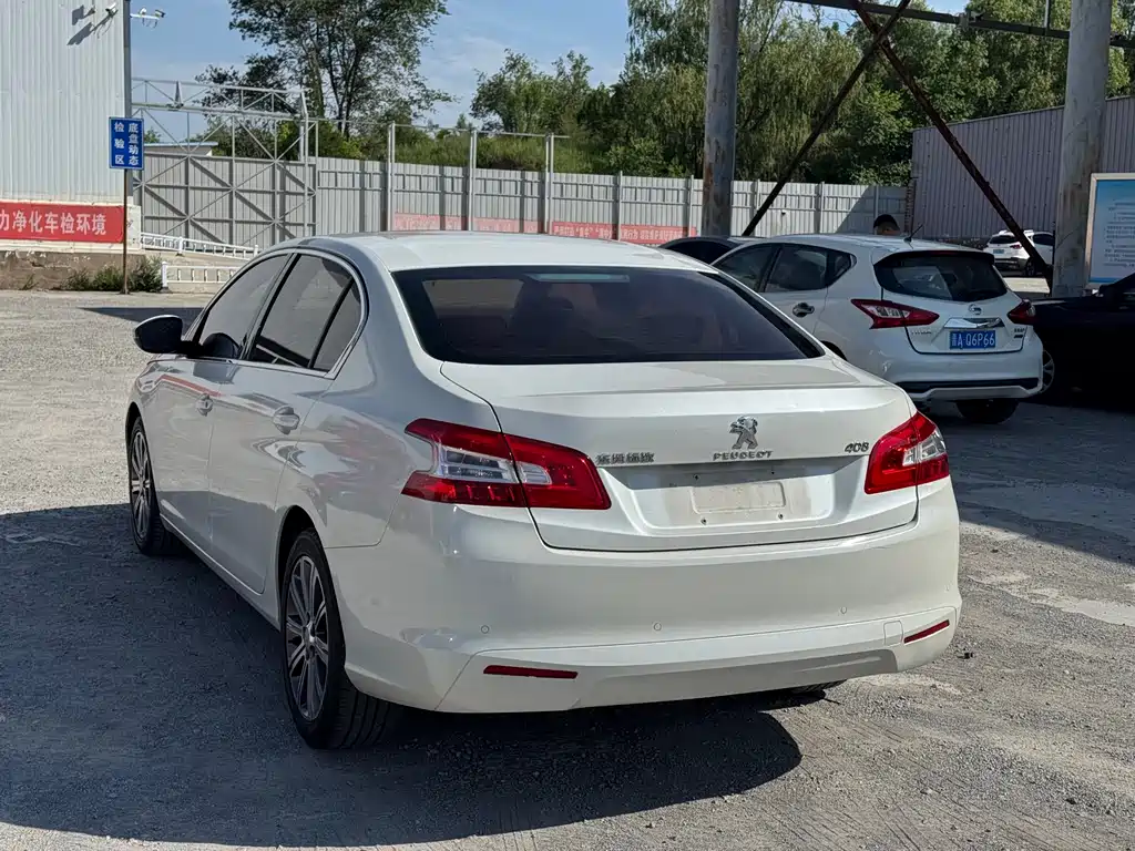Peugeot 408 1.8 L Auto Luxury