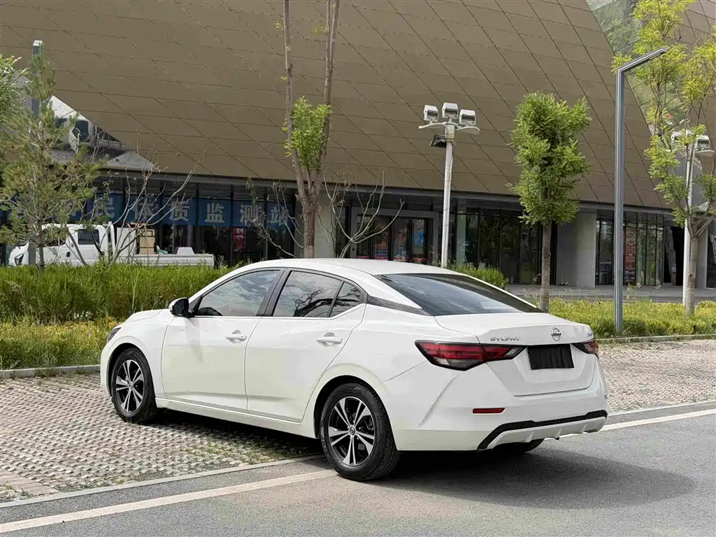 Sylphy 1.6 L XL CVT Joy