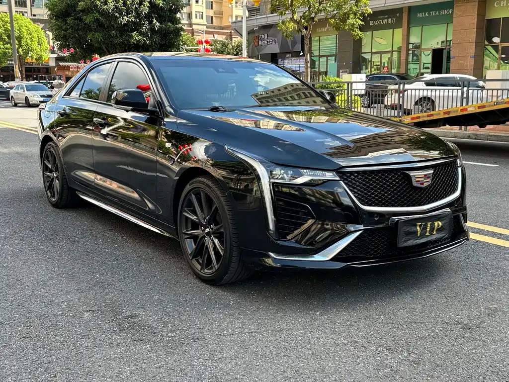 Cadillac CT4 28 T Distinguished