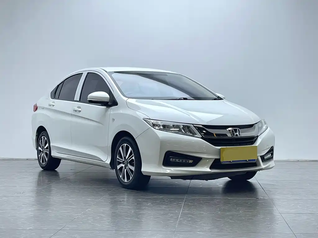 City 1.5 L CVT Dynamic