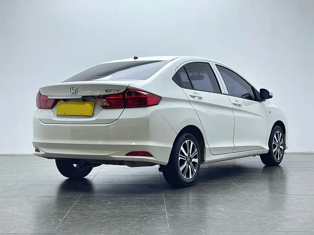 City 1.5 L CVT Dynamic