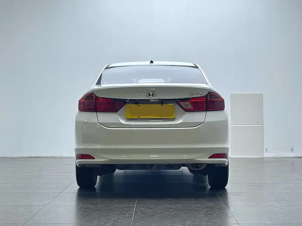 City 1.5 L CVT Dynamic