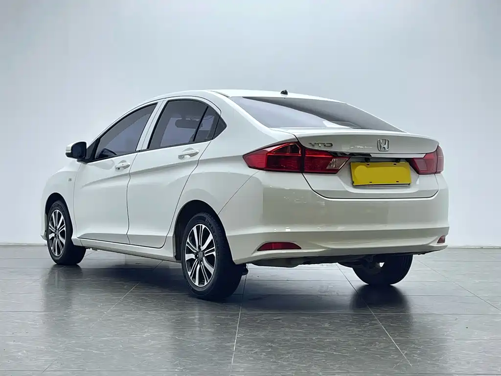 City 1.5 L CVT Dynamic