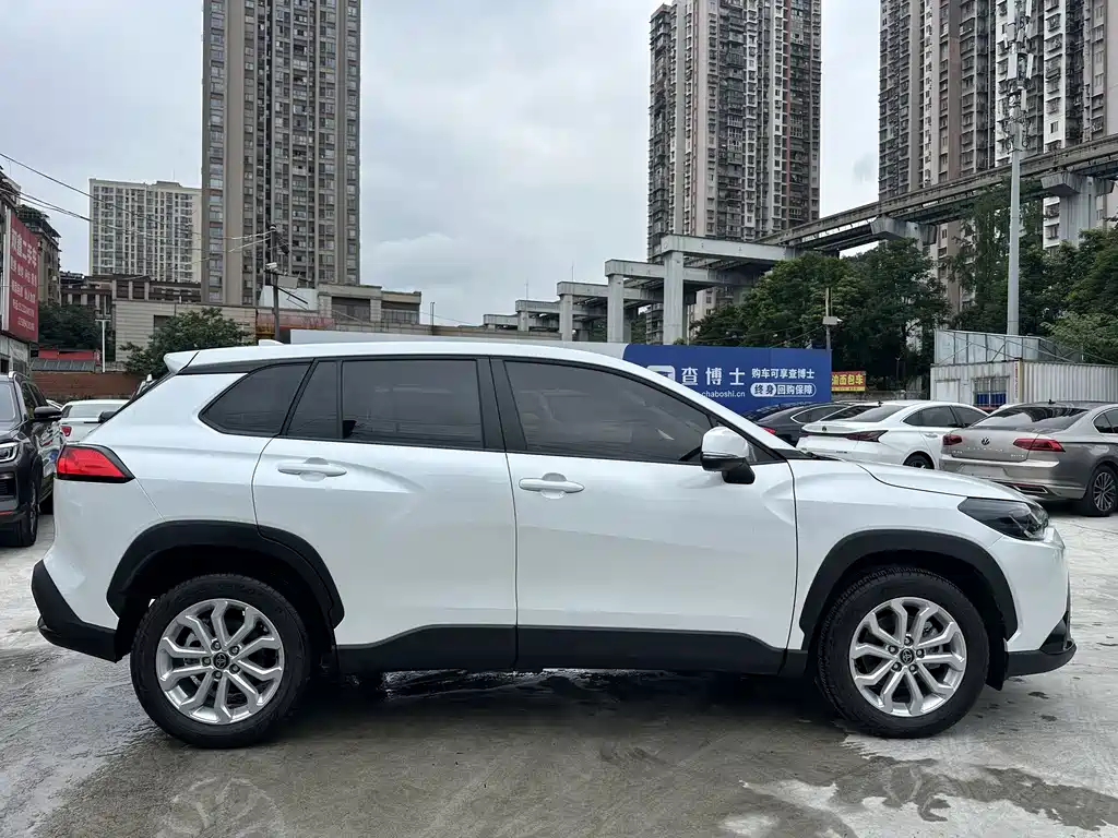 Frontlander 2.0 L CVT Leading