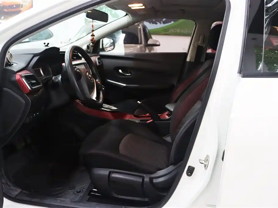 Lannia 蓝鸟 2018款 1.6 L CVT智酷潮音版