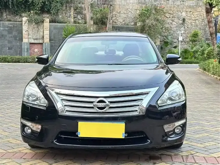 Nissan Teana 2.5 L XL Leading