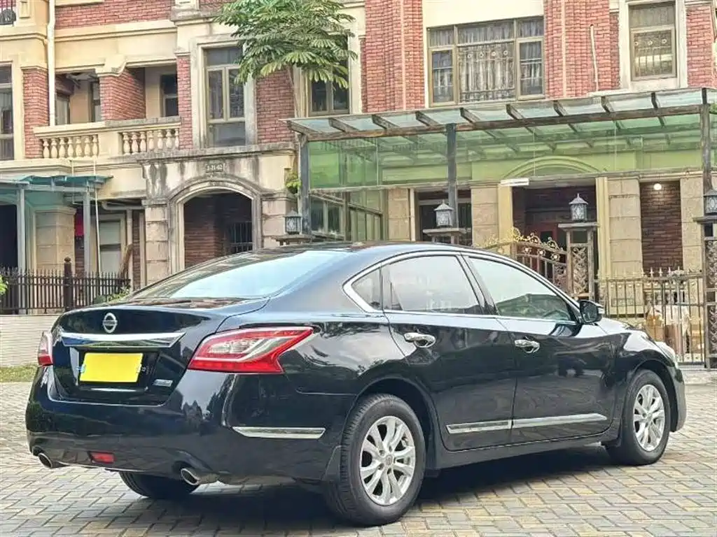 Teana 2.5 L XL Leading