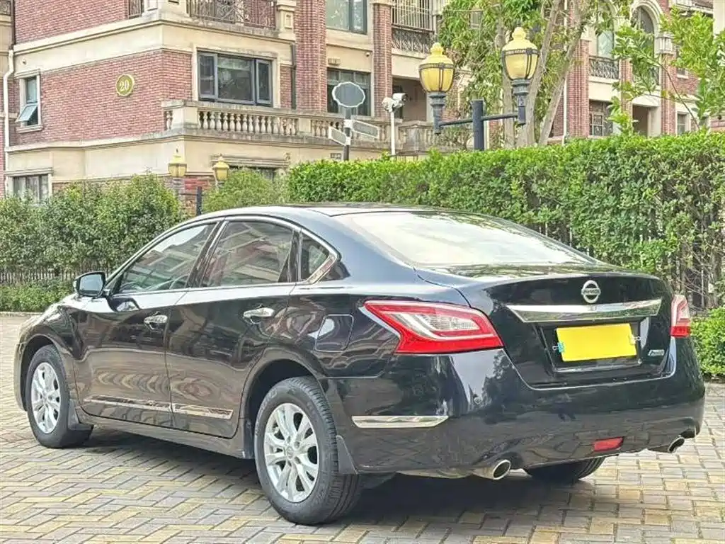 Teana 2.5 L XL Leading