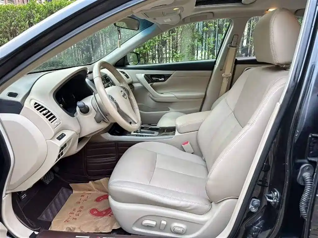 Teana 2.5 L XL Leading