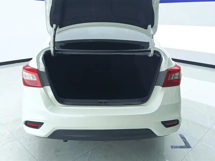 Sylphy 1.6 XV CVT Smart Enjoyment