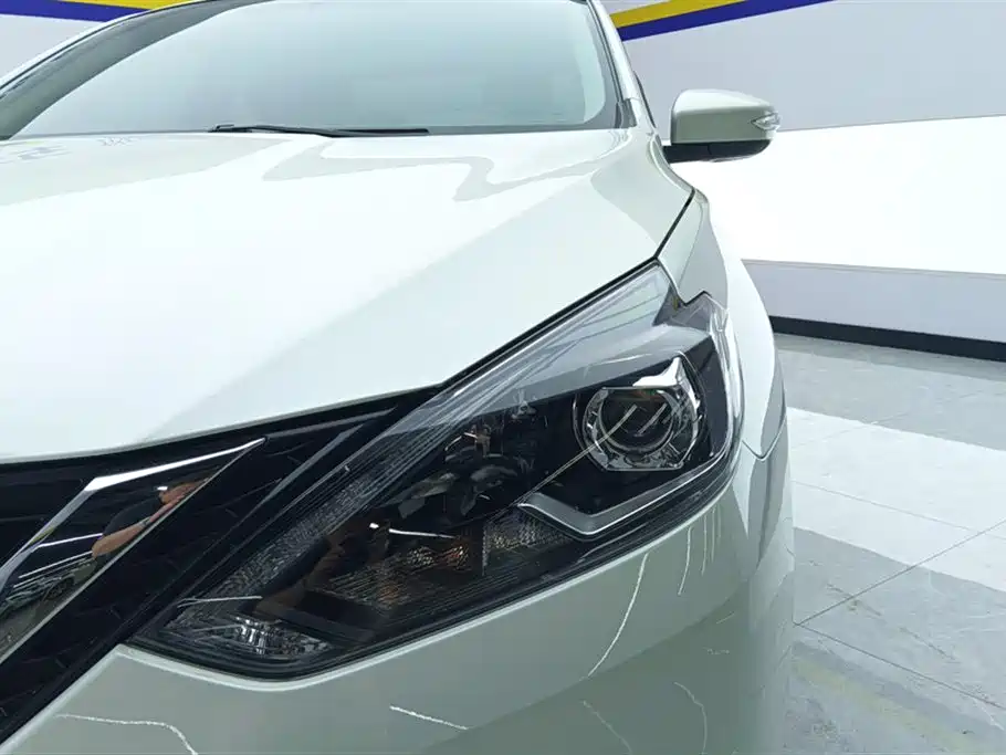 Sylphy 1.6 XV CVT Smart Enjoyment