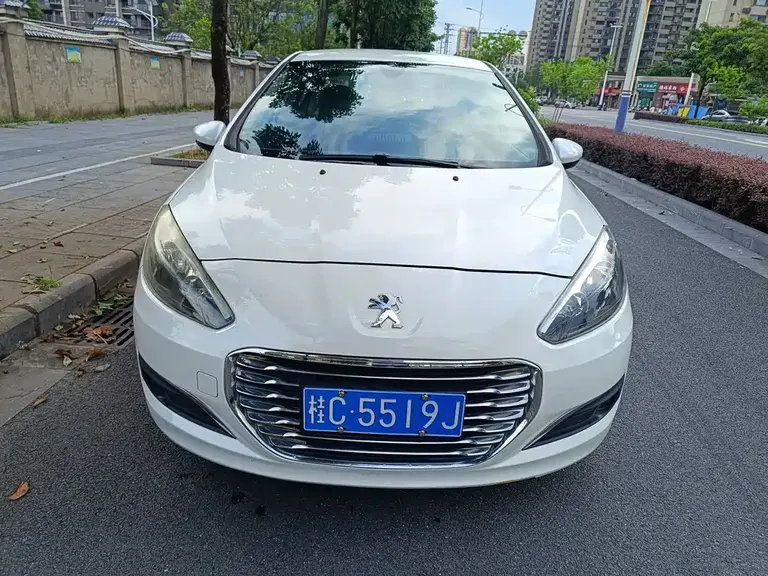 Peugeot 308 1.6 L Manual Fashion
