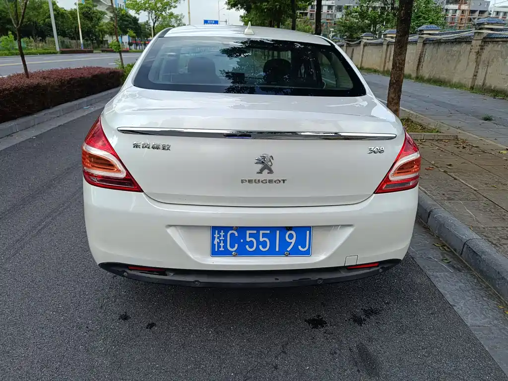 Peugeot 308 1.6 L Manual Fashion