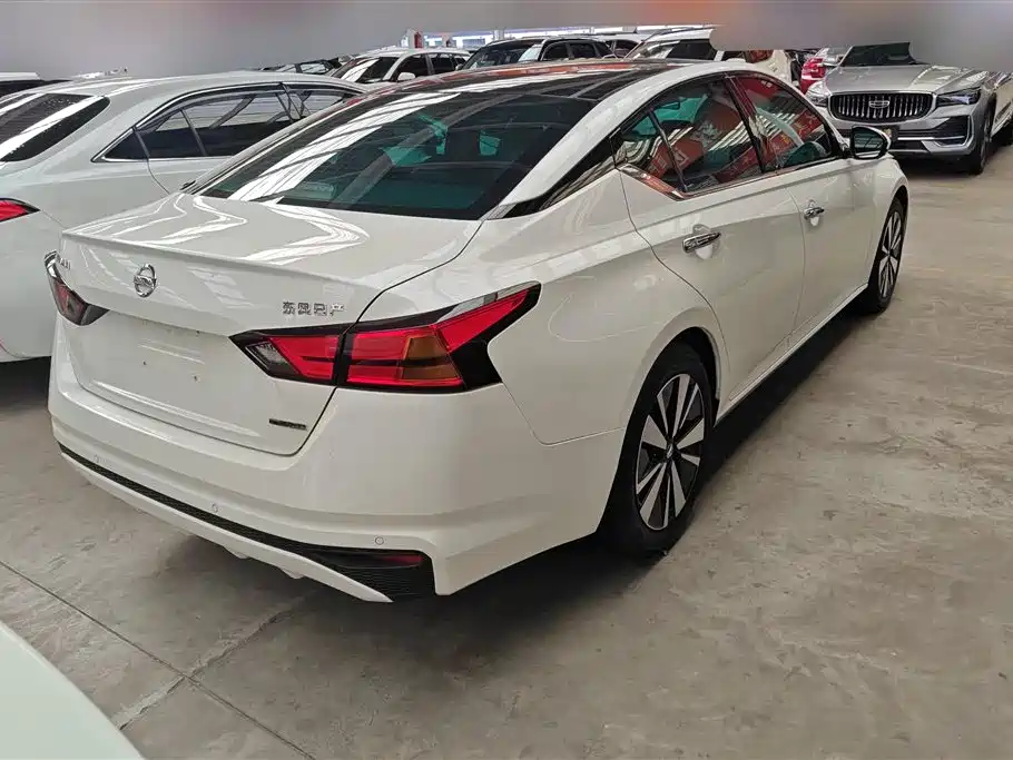 Teana 2.0 L XL Comfort
