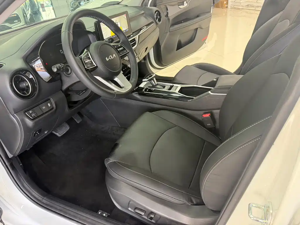 Kia K3 1.5 L CVT Luxury