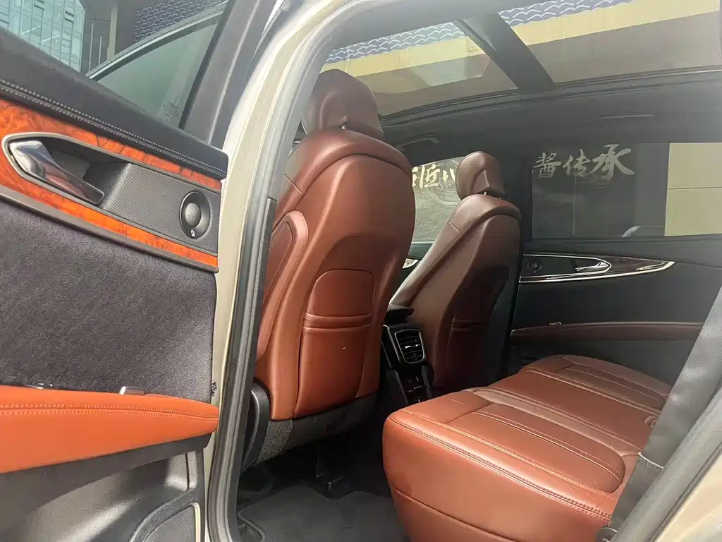 Lincoln MKX 2.7 T 4 WD Honor Shine